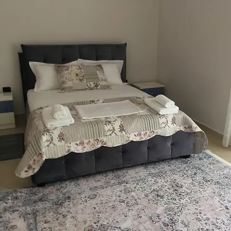 Vacation In Gjiri I Lalezit, Lalez, בית נופש דורס